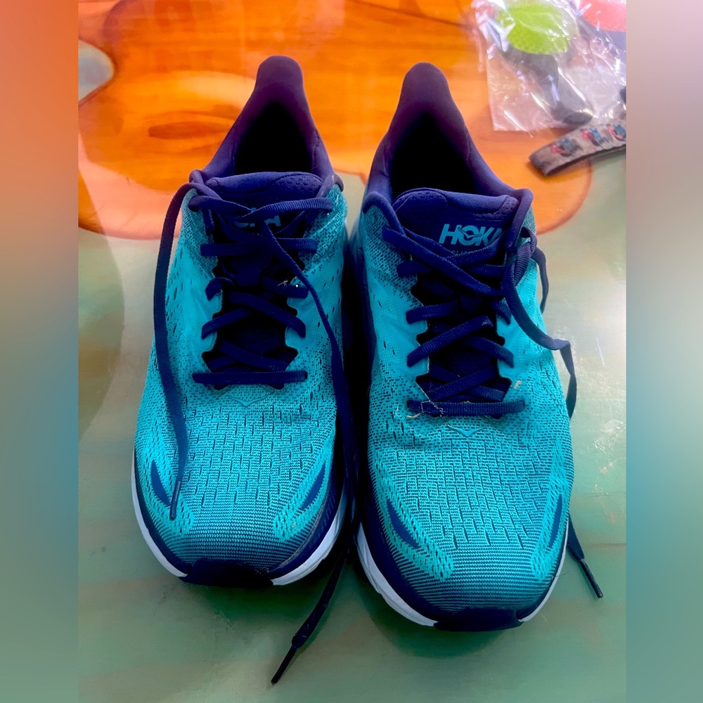 HOKA Clifton 8